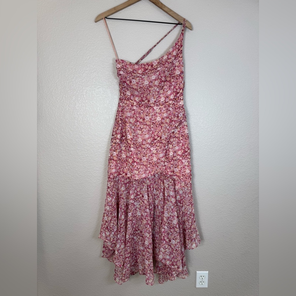 Astr One-Shoulder Pink Floral Midi Dress - Picture 7 of 16